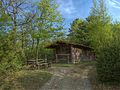 "baita" nel bosco - panoramio.jpg