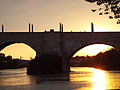 Atardecer en el Puente de Piedra 7.JPG