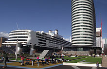 HAL Rotterdam terminal en schip1a.JPG