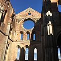 Abbazia di San Galgano - interno della navata.jpg