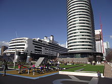 HAL Rotterdam terminal en schip.JPG