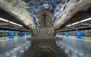 Tekniska högskolan metro station January 2017.jpg